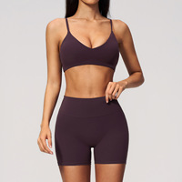 Ensemble de yoga 2 pièces effet seconde peau pour femme : Soutien-gorge de sport à bretelles ajustables et short cycliste taille haute froncé aux fesses, idéal pour le yoga, le cyclisme et le fitness