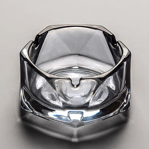 Vente en gros Cendrier <span class=keywords><strong>Shiru</strong></span> en verre moderne Forme carrée/ronde créative Salon bureau KTV Hôtel Restaurant Bar - Product Image 4