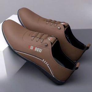 Nouvelles chaussures légères pour hommes, style business et loisirs, à semelle souple et fine, type mocassins. - Product Image 2