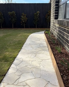 Piastrelle Classiche in Travertino Crema, Lastre Irregolari, Pietra Naturale in Calcare Levigato per Pavimentazione Esterna di Piscine, Pavimentazione a Ciottoli - Product Image 3