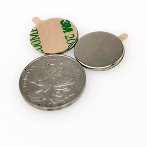 Compre el imán de disco de <span class=keywords><strong>neodimio</strong></span> autoadhesivo circular reutilizable más fuerte de 10m x 1mm N35 para manualidades - Product Image 2