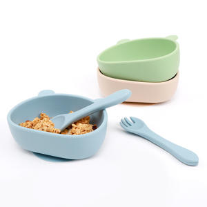 Ensemble de plateaux à repas pour bébé Assiette à succion en silicone en forme de renard Ensemble de vaisselle pour bébé en silicone comprenant un bol, une fourchette et une cuillère - Product Image 3
