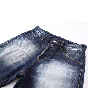 Shorts Vaqueros de Mezclilla para Hombre, Cintura Media, con Botones, Elásticos, Cinco Bolsillos, con Efecto Desgastado, Roto, Parchado, Lavado al Agua y Decolorado - Product Image 3