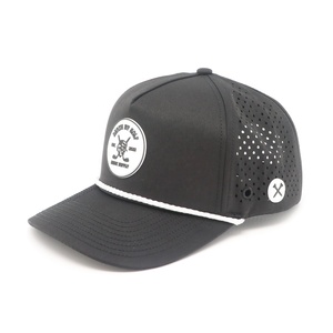 Gorra de Béisbol Personalizada de 5 Paneles con Logotipo de PVC y Cuerda, Gorra Impermeable con Perforaciones Cortadas a Láser, Gorra de Golf con Soporte para Tees - Product Image 2