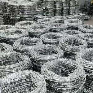 China PVC-gecoate ijzerdraad weerbestendig 1,6 mm 2,2 mm 2,0 mm 2,5 mm traditioneel gedraaid prikkeldraad beveiligingshekwerk - Product Image 6