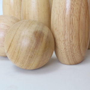 Houten Lawn <span class=keywords><strong>Bowling</strong></span> Set Klassiek Buitenspel voor Gezinnen Inclusief 10 Pins, Twee Houten Ballen en Draagtas - Product Image 3