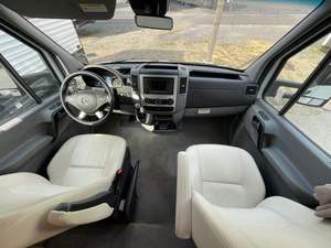 Autocaravana de lujo usada ALCOVE, barata, del año 2016, para acampar, 4-6 personas, Euro 5, color blanco. - Product Image 3