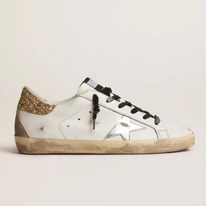 Zapatos deportivos de diseño sencillo con forma de estrella de cinco puntas, zapatos de marca antibacterianos, zapatos deportivos básicos populares. - Product Image 1