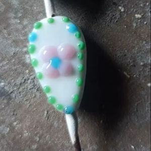 Cuentas de cristal de Murano hechas a medida con hermosas flores hechas a mano utilizando técnicas tradicionales para la decoración del hogar durante Diwali - Product Image 2