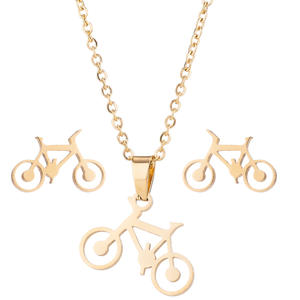 Ensemble de collier et de boucles d'oreilles en acier inoxydable plaqué or 18 carats, style vélo, pendentif de vélo, sport - Product Image 4