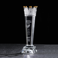 Trophée Couronne en Verre Brillant 2026 NOUVEAU Couronne en Cristal Personnalisée Vide Récompense Concours de Beauté Médailles avec Base Lumineuse LED