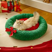 Großhandel Haustier Betten Set Komfortable Weihnachts baum Dreieck Nest Bett Haustier Katzen Hunde Donut Betten Atmungsaktiv