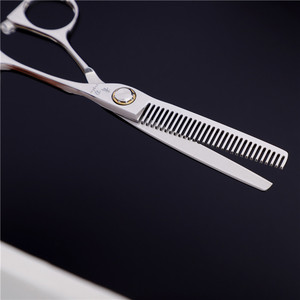 Tijeras de Peluquería Miyuki de 7 Pulgadas, Tijeras de Entresacar de Acero Inoxidable 440C, Uso Profesional en Salón de Belleza, Cabeza Recta - Product Image 5