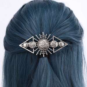 Horquilla de Pelo Retro Vikinga con Luna, Adorno de Pelo de Moda con Dios Lunar, Pinza Francesa Pagana Escandinava Noruega con Triple Lobo, Horquilla Gótica - Product Image 2