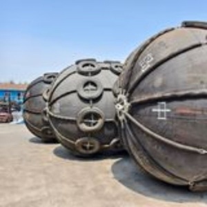 Defensa Neumática de Goma Duradera y Económica con Certificación CCS para Aplicaciones Marítimas - Product Image 3