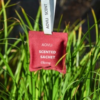 Diffuseur de parfum pour voiture Rafraîchisseur d'air avec logo personnalisé Sachet en tissu Clip pour bouche d'aération de voiture Sac de sachet parfumé suspendu pour tiroir de voiture Placard