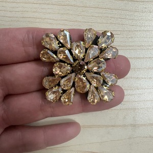 Applicazione Termoadesiva di Strass in Cristallo Autoadesivi, Motivo Floreale in Vetro, Ingrosso, per Accessori Cinture da Sposa e Fascia in Vita - Product Image 6