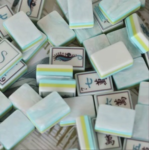 Jeu de tuiles de Mahjong américain en acrylique style Côte Corallienne avec perles <span class=keywords><strong>d</strong></span>'eau, pliable, design moderne, portable, pour divertissement et <span class=keywords><strong>poker</strong></span> - Product Image 3