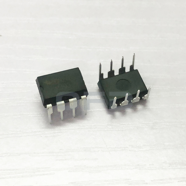LM393 DIP-8 Voltage Comparators Through Hole Integrated Circuit ICs Low Power Low Offset Voltage Dual Comparators IC Chip LM393