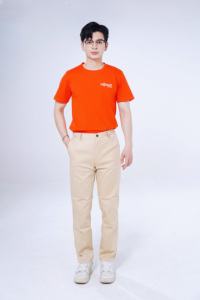 เสื้อยืดคอตตอนคอกลมแบบสั่งทำ OEM สวมใส่สบาย เหมาะสำหรับชุดพนักงานและงานอีเว้นท์ - Product Image 3