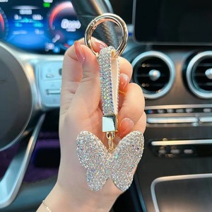 Porte-clés en forme de <span class=keywords><strong>papillon</strong></span> coloré personnalisé à suspendre, porte-clés de <span class=keywords><strong>voiture</strong></span> en strass 3D, porte-clés en diamant complet, porte-clés en forme de <span class=keywords><strong>papillon</strong></span> - Product Image 2