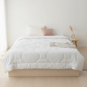 Housse de <span class=keywords><strong>couette</strong></span> moderne en duvet alternatif Airflow Soft avec languettes aux coins 2-en-1 pour la maison et l'hôtel, utilisation toutes saisons - Product Image 1