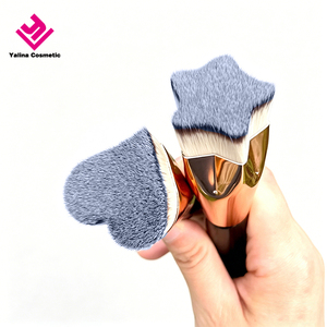 Brocha de <span class=keywords><strong>Maquillaje</strong></span> Facial de Tamaño Grande con Mango de Madera Negro Brillante, Diseño de Estrella y Corazón, Cabeza Plana Impecable - Product Image 6
