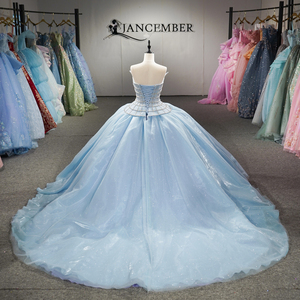 Vestido de Noche Largo de Organza Azul Cielo sin Tirantes con Cola de Capilla de Lentejuelas, Estilo Elegante con Cuentas y Encaje para Fiesta, Modelo 1523 - Product Image 4
