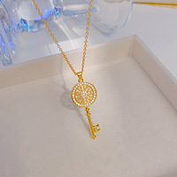 Kalung Black Clover Eksklusif Resoul, Kalung Choker Enamel Empat Daun yang Berkelas, Perhiasan Wanita Pembawa Keberuntungan