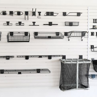 Étagère utilitaire stable droite en fil métallique Étagères noires Mur à lattes Organisation de garage Mur à lamelles Accessoires pour mur à lamelles