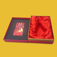 STPP a développé une boîte cadeau de luxe en papier 3D personnalisée avec impression, pour whisky/cognac, avec insert en mousse en forme de bouteille.