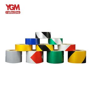 ورق عاكس عالي الكثافة بنمط مزدوج اللون أصفر وأسود للتحذير وسلامة المرور - Product Image 2