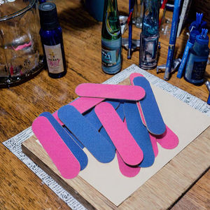 100 limas de uñas de doble cara con patrón recto, herramienta de manicura y pedicura de papel de lija para arte de uñas, hechas de esponja - Product Image 3