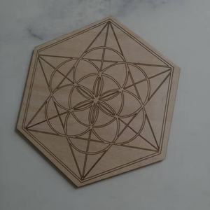 Panneau décoratif en bois à motifs géométriques hexagonaux, tableau de cristal, spiritueauté, sous-verre, panneau d'isolation thermique - Product Image 1