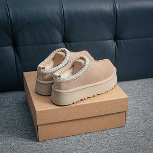 Chaussures d'intérieur pour femmes de marque de luxe de haute qualité, neuves, en coton et laine, à bout fermé, pour l'hiver, avec des bottes de neige surélevées, de designers, avec - Product Image 4