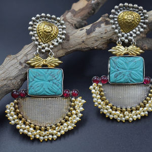 Pendientes de joyería india de doble tono dorado de diseño único, pendientes Jhumka para mujer - Product Image 1