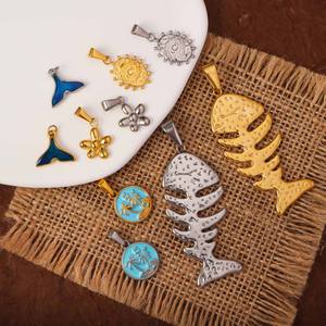 Collar con Colgante de Acero Inoxidable, Joyería de Moda, Elegante, Personalizable, con Dijes de Gato, Bikini, Botas, Tijeras, Pez, Palma y Flor - Product Image 4