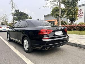 Volkswagen <span class=keywords><strong>Passat</strong></span> <span class=keywords><strong>2017</strong></span> 330TSI DSG Premium 2.0T Benzina Berlina Business di Medie Dimensioni Usata Economica per Esportazione - Product Image 2