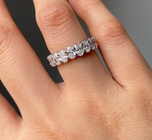 Anillo de Halo con Diamante Ovalado Cultivado en Laboratorio de 1.2 Quilates Totales, Certificado IGI, 0.15 Quilates Cada Uno, Opciones de Oro Sólido para Compromiso y Boda de Mujer - Product Image 1