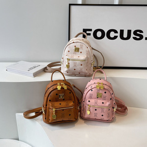 Offre Spéciale sac de voyage léger femme nouveau Design de mode sac à dos en cuir de niche pour les femmes collège Style quotidien sacs à dos de luxe - Product Image 1