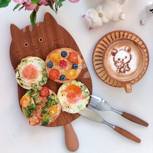 Planche à découper en bois massif en forme de chat, pour servir le petit-déjeuner, assiette en bois avec poignée, forme irrégulière, pour usage domestique - Product Image 1
