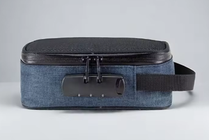 Bolsa de Almacenamiento Impermeable para Tabaco y Encendedores Oxford CNBB0002 de CANNA con Carbón Activado a Prueba de Olores, Logotipo Personalizado y Cierre - Product Image 2