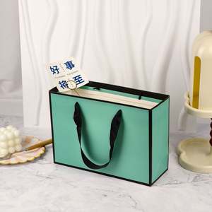 Bolsas de Papel para Compras de Boutique Reutilizables, con Asas de Lujo, Reciclables, Ecológicas, con Logotipo Personalizado, Resistentes a la Humedad y de Alta Calidad - Product Image 5