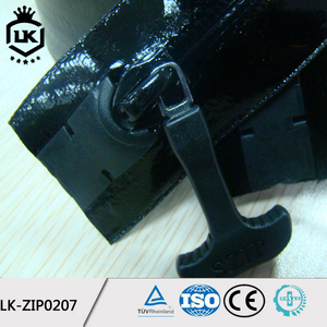 Lanke Biểu Tượng Tùy Chỉnh Có Thể Đặt Vào Nước Màu Đen <span class=keywords><strong>Zip</strong></span> Airproof Dây Kéo Băng Cuộn 100% Dây Kéo Không Thấm Nước Cho Lặn Phù Hợp Với - Product Image 3