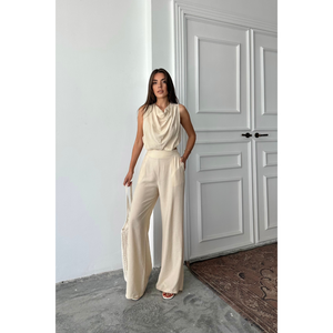 Conjunto de Blusa Corta sin Mangas y Pantalones con Pedrería para Mujer, Talla XS, Estilo Moderno para Oficina, Marca DEGAJE - Product Image 2