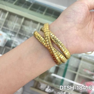Pulsera Elástica Ancha de Acero Inoxidable 316L Color Dorado con Zirconia, Modelo Nomination - Product Image 5