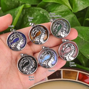 Đá Quý <span class=keywords><strong>T</strong></span>ự Nhiên Đồng Xu Bead Rồng Mặ<span class=keywords><strong>t</strong></span> Dây Chuyền Thủ Công Mỹ Nghệ Vòng Cổ Người Đàn Ông Quyến Rũ Nguồn Cung Cấp Bán Buôn - Product Image 2