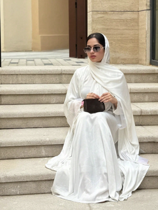 Conjunto de Abaya y Hiyab Blanco Brillante, Estilo Dubai, Moda Musulmana 2026, Personalizable, Elegante, Fluido, Maxi, Moda Islámica Modesta - Product Image 3