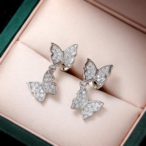 Pendientes de mariposa en oro rosa con cristales de imitación y microincrustaciones, joyería de moda para mujer, diseño romántico - Product Image 5