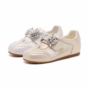 Chaussures de course pour femmes Rhinestone Forrest Gump, légères, à talon moyen (3-5 cm), couleur unie, tendance, en toile, semelle extérieure en caoutchouc, à enfiler - Product Image 1